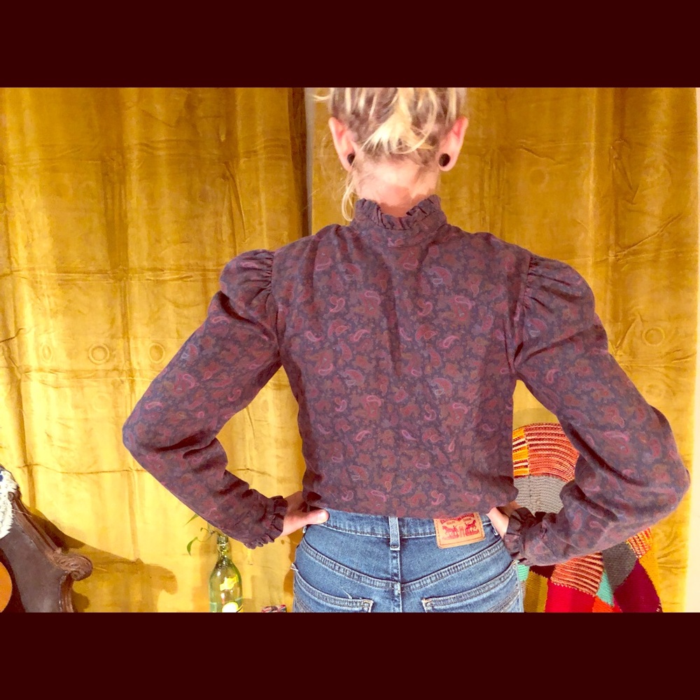 Vintage paisley long sleeve button up.